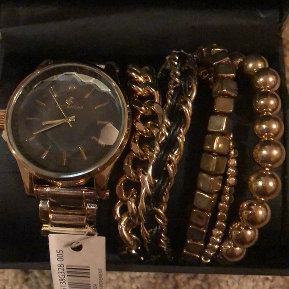 Watch - Picture 2 of 5